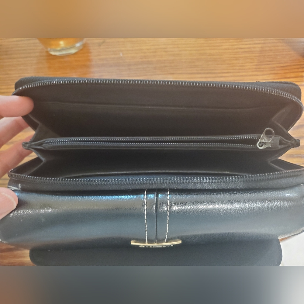 Wallet - Picture 3 of 5